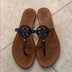 tory burch flip flops